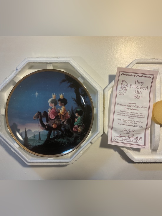 Other - Precious Moments collectible plate